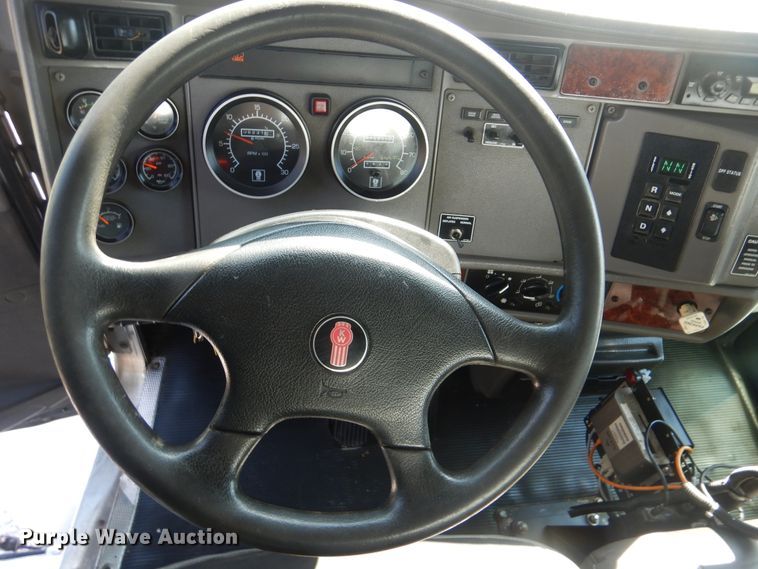 image for item GM9195 2010 Kenworth T370  vacuum truck