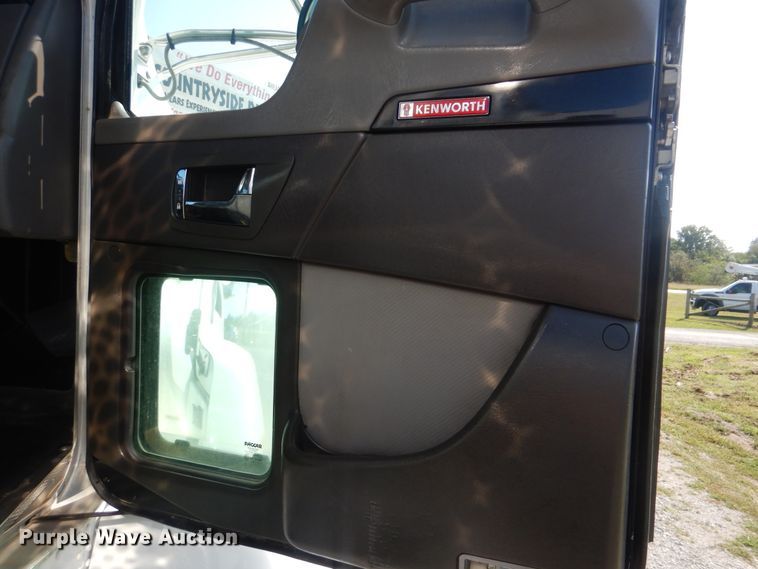 image for item GM9195 2010 Kenworth T370  vacuum truck