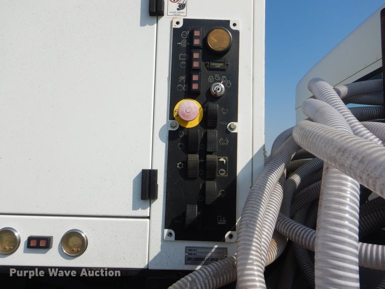 image for item GM9195 2010 Kenworth T370  vacuum truck