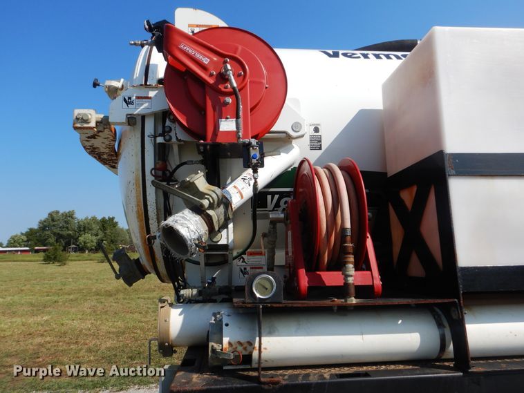 image for item GM9195 2010 Kenworth T370  vacuum truck