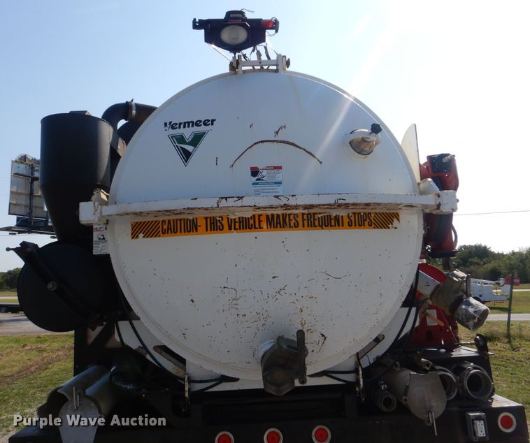 image for item GM9195 2010 Kenworth T370  vacuum truck