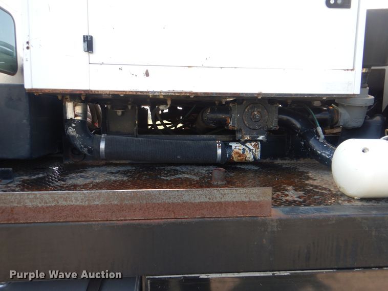 image for item GM9195 2010 Kenworth T370  vacuum truck