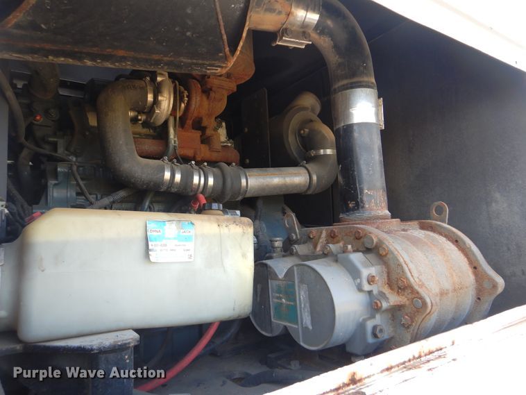 image for item GM9195 2010 Kenworth T370  vacuum truck