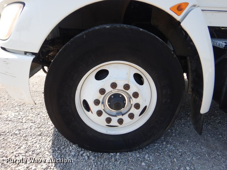 image for item GM9195 2010 Kenworth T370  vacuum truck