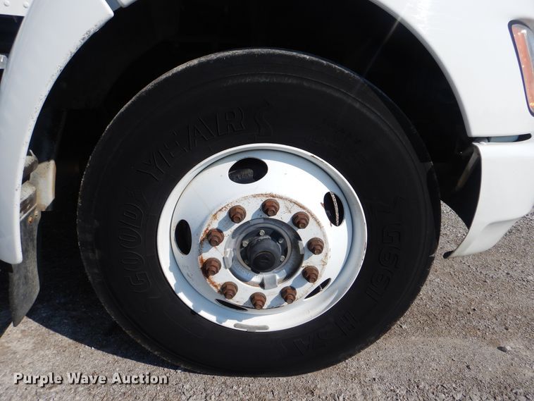 image for item GM9195 2010 Kenworth T370  vacuum truck