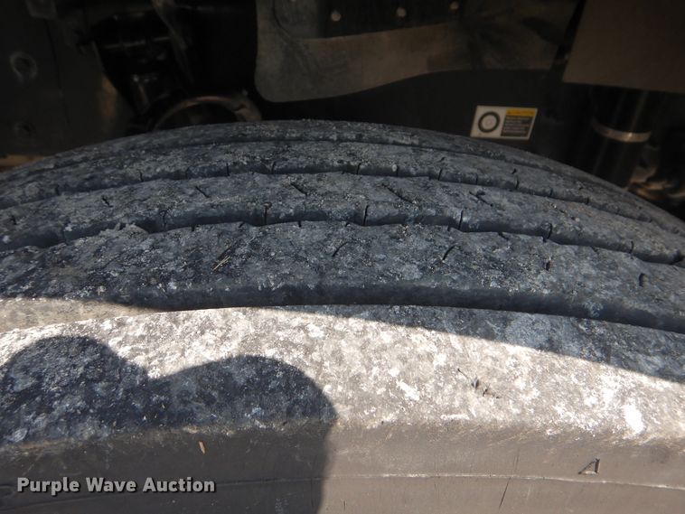 image for item GM9195 2010 Kenworth T370  vacuum truck