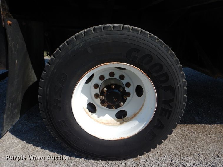 image for item GM9195 2010 Kenworth T370  vacuum truck