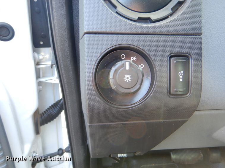 image for item GM9196 2012 Ford F550  bucket truck