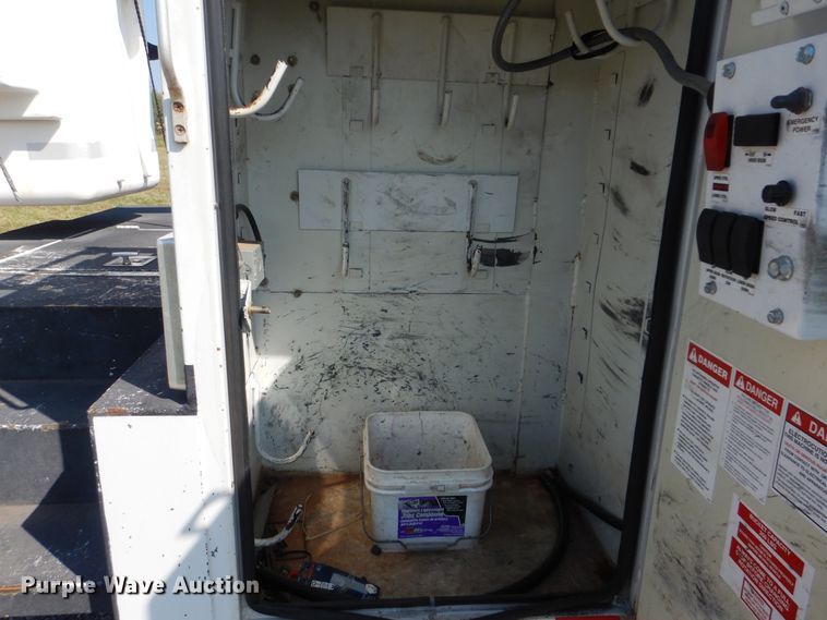 image for item GM9196 2012 Ford F550  bucket truck