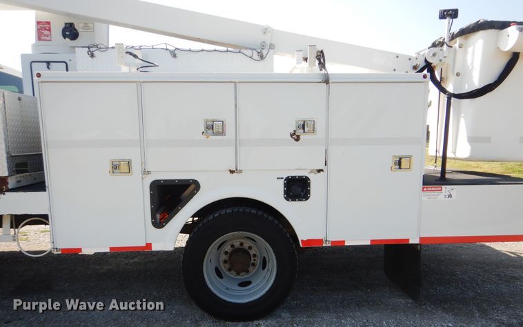 image for item GM9196 2012 Ford F550  bucket truck
