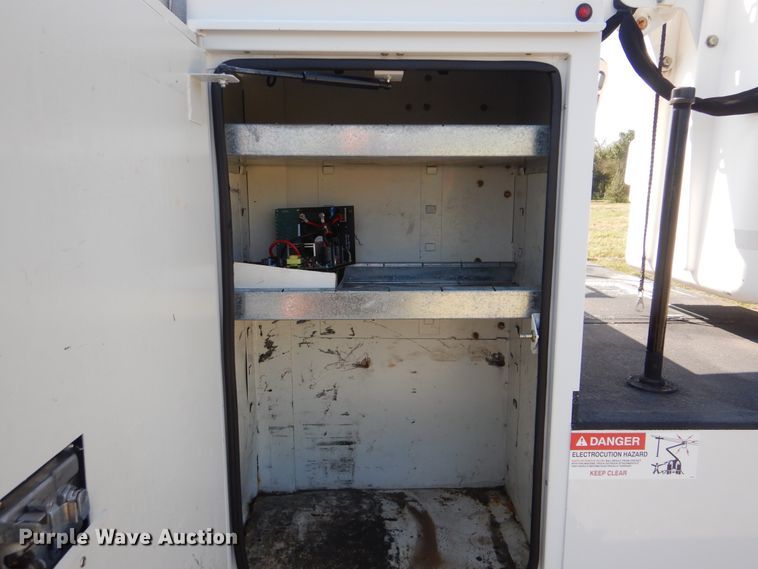 image for item GM9196 2012 Ford F550  bucket truck