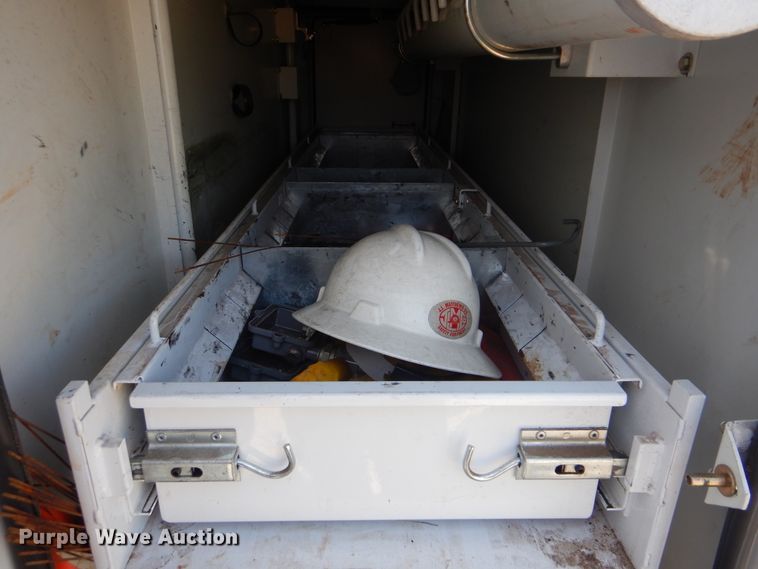 image for item GM9196 2012 Ford F550  bucket truck