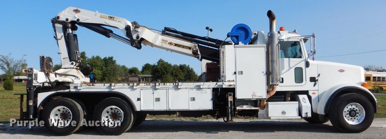 image for item GM9201 2008 Peterbilt 365  crane truck
