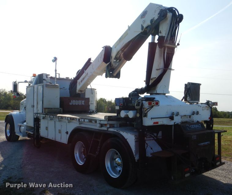 image for item GM9201 2008 Peterbilt 365  crane truck