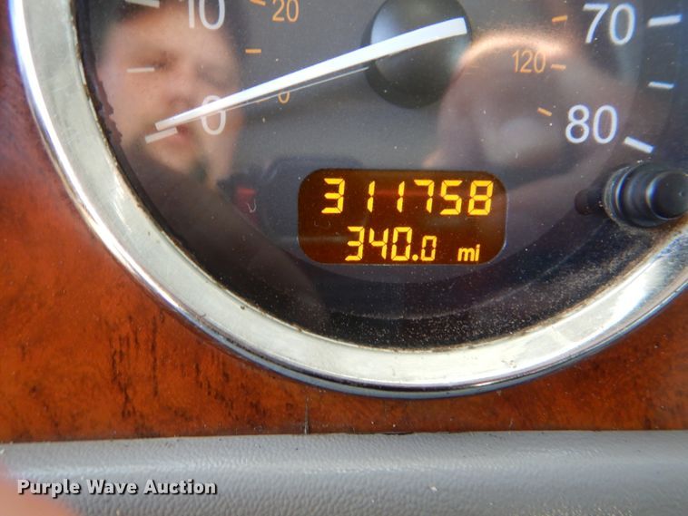 image for item GM9201 2008 Peterbilt 365  crane truck