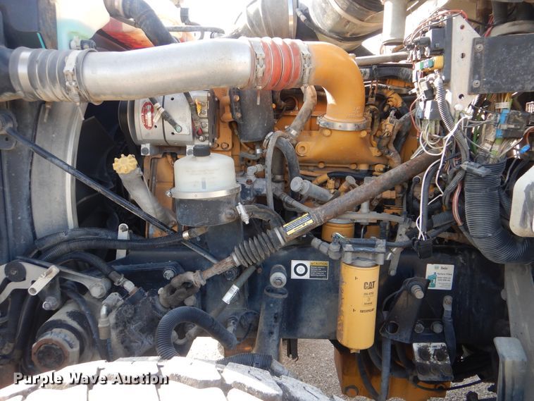 image for item GM9201 2008 Peterbilt 365  crane truck