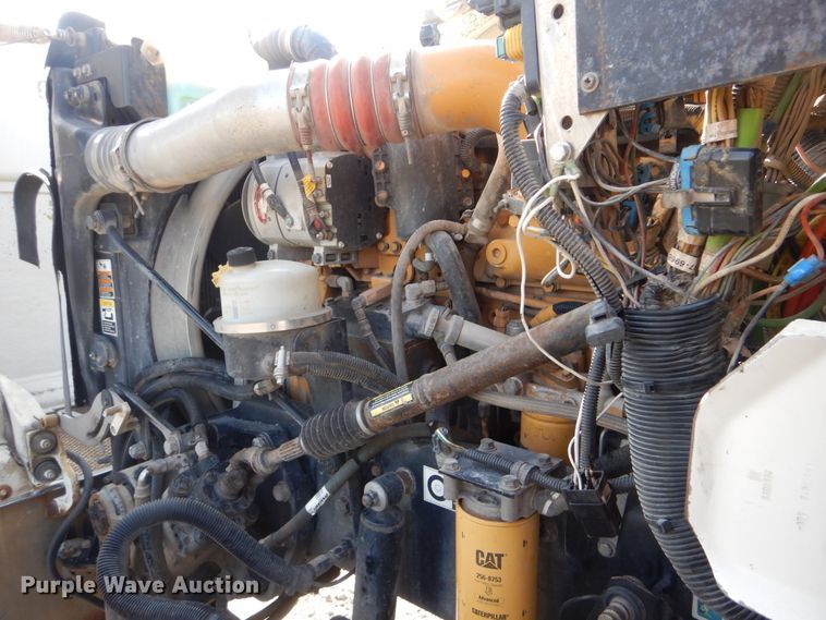 image for item GM9201 2008 Peterbilt 365  crane truck