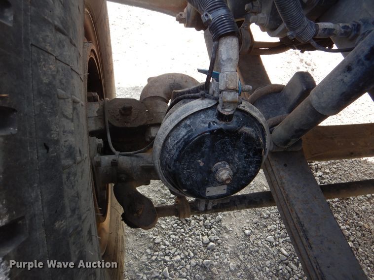 image for item GM9201 2008 Peterbilt 365  crane truck