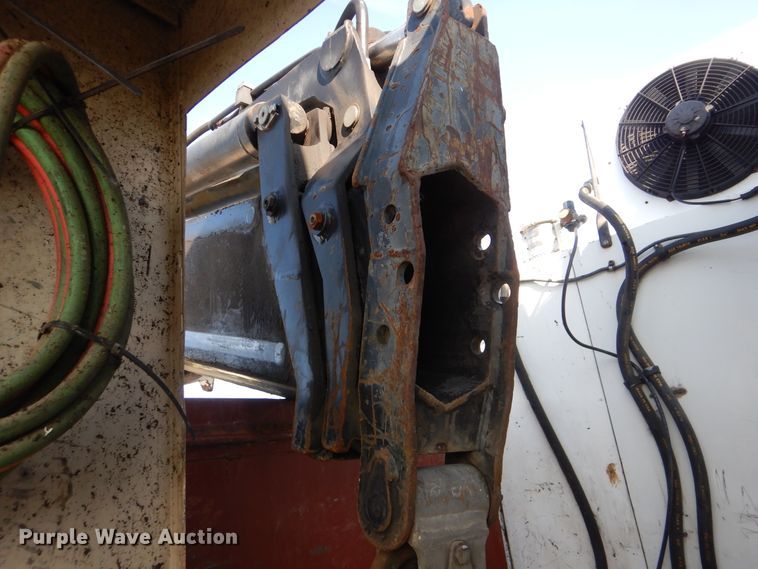 image for item GM9201 2008 Peterbilt 365  crane truck