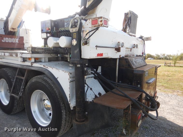 image for item GM9201 2008 Peterbilt 365  crane truck