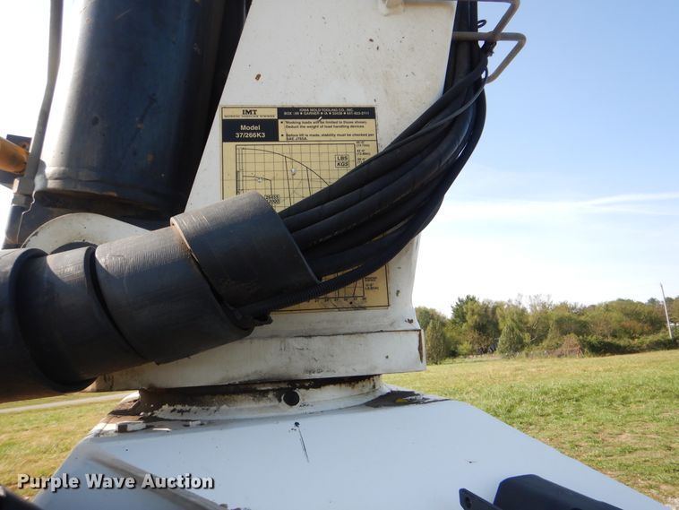 image for item GM9201 2008 Peterbilt 365  crane truck