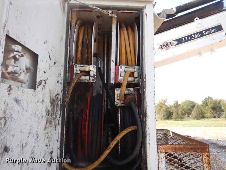 image for item GM9201 2008 Peterbilt 365  crane truck