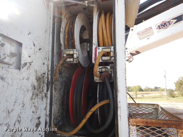 image for item GM9201 2008 Peterbilt 365  crane truck