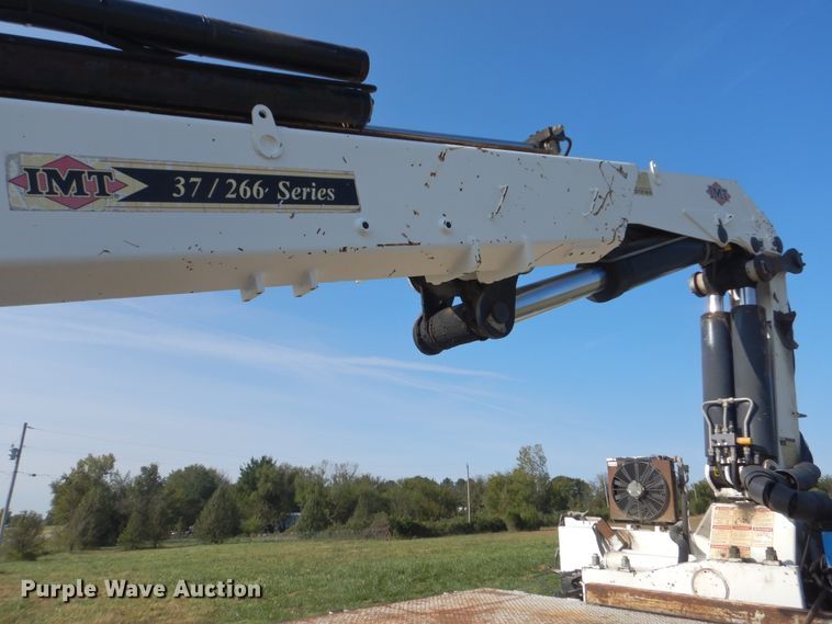 image for item GM9201 2008 Peterbilt 365  crane truck