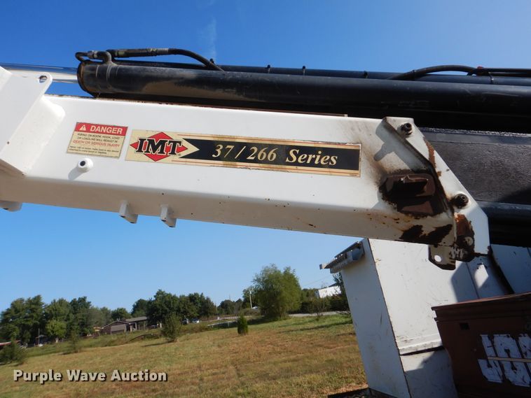 image for item GM9201 2008 Peterbilt 365  crane truck