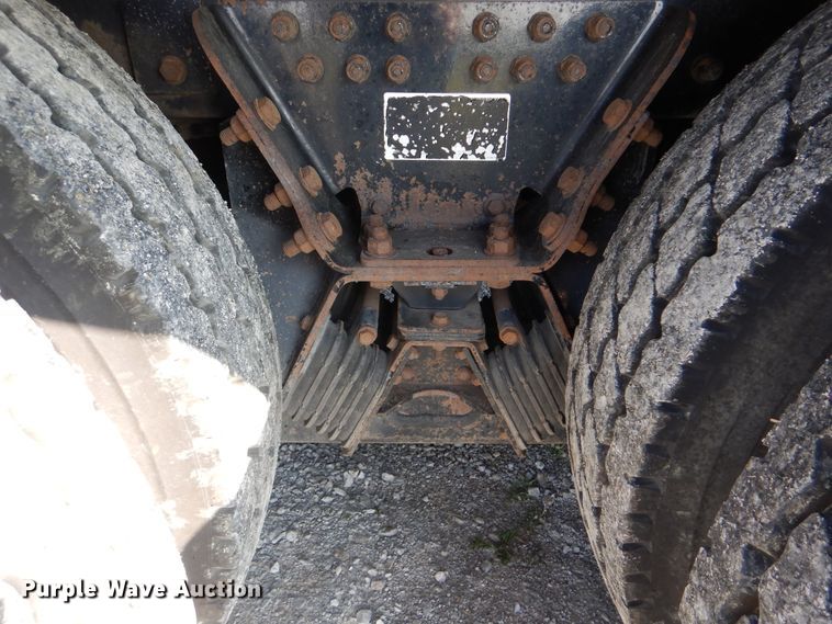 image for item GM9201 2008 Peterbilt 365  crane truck