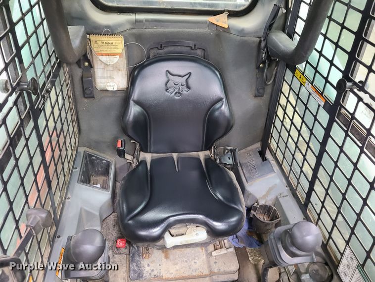 image for item GO9334 2014 Bobcat T650  tracked skid steer loader