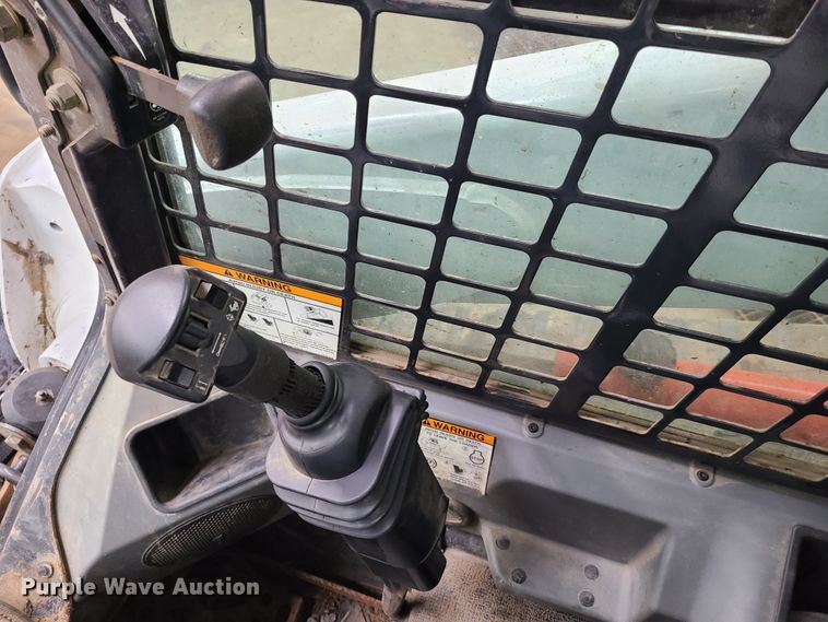 image for item GO9334 2014 Bobcat T650  tracked skid steer loader