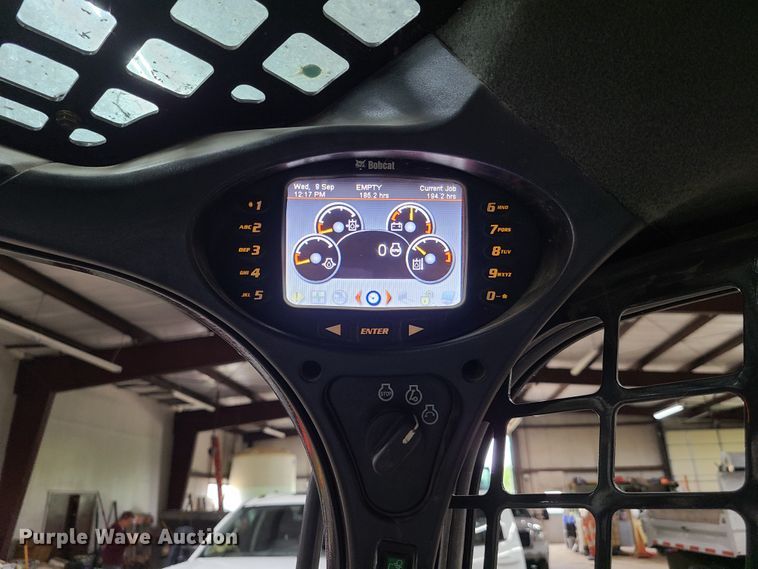 image for item GO9334 2014 Bobcat T650  tracked skid steer loader