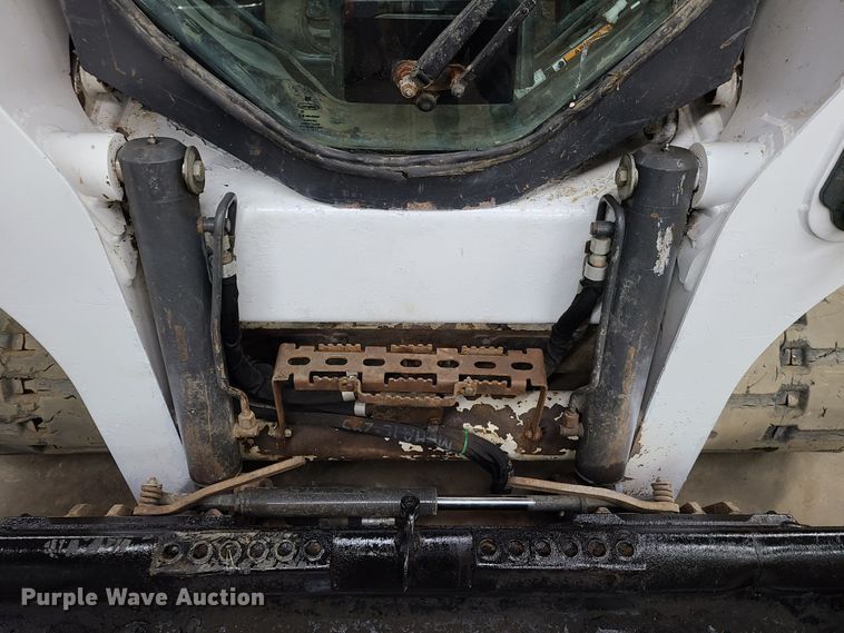 image for item GO9334 2014 Bobcat T650  tracked skid steer loader