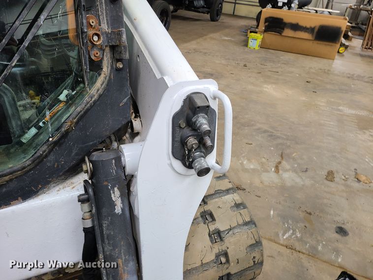image for item GO9334 2014 Bobcat T650  tracked skid steer loader