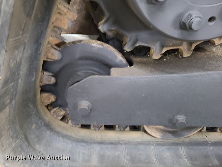 image for item GO9334 2014 Bobcat T650  tracked skid steer loader