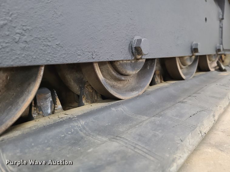 image for item GO9334 2014 Bobcat T650  tracked skid steer loader