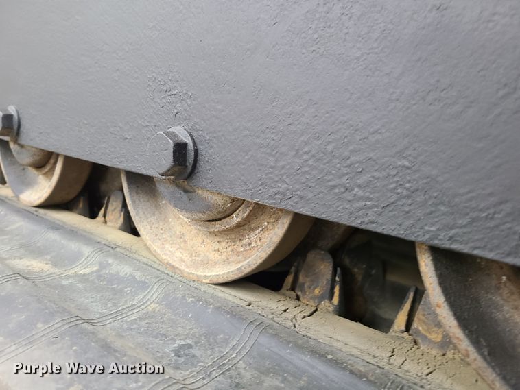 image for item GO9334 2014 Bobcat T650  tracked skid steer loader