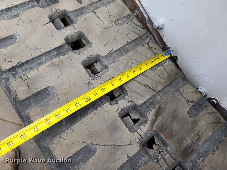 image for item GO9334 2014 Bobcat T650  tracked skid steer loader