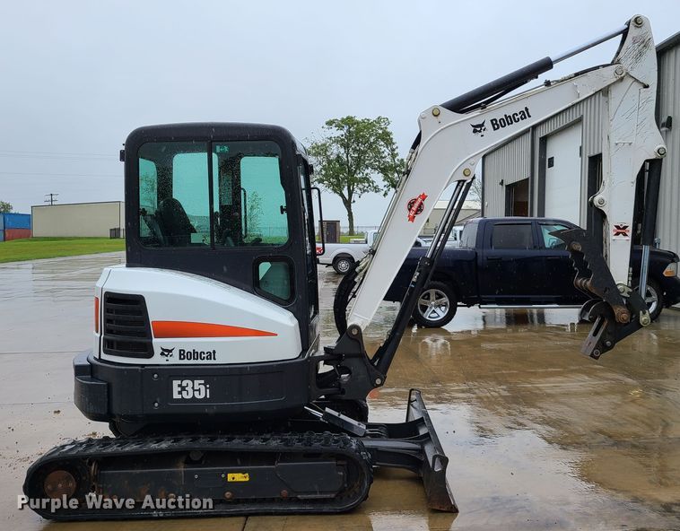 image for item GO9335 2017 Bobcat E35i  mini excavator