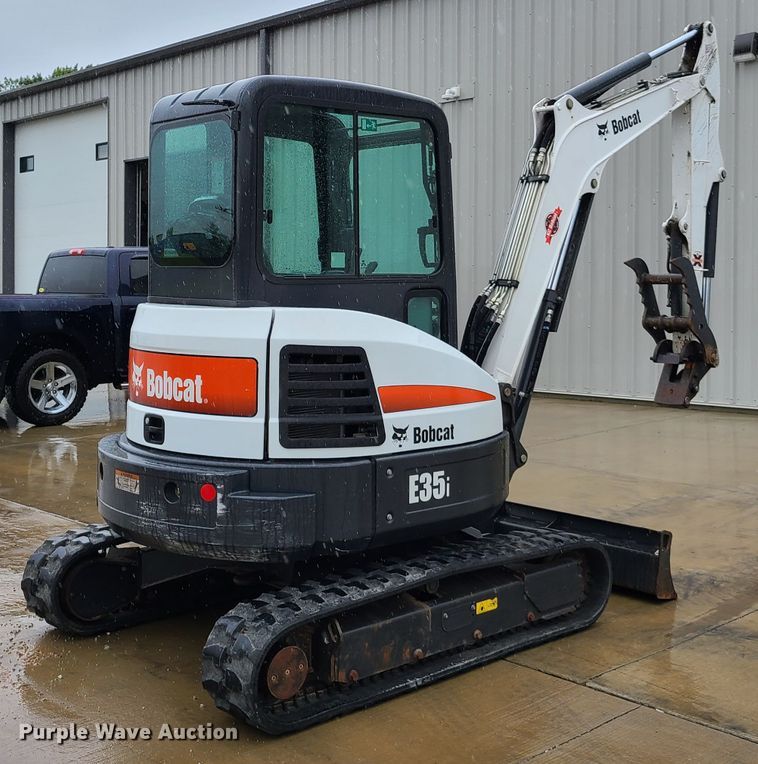 image for item GO9335 2017 Bobcat E35i  mini excavator