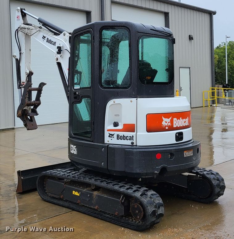 image for item GO9335 2017 Bobcat E35i  mini excavator