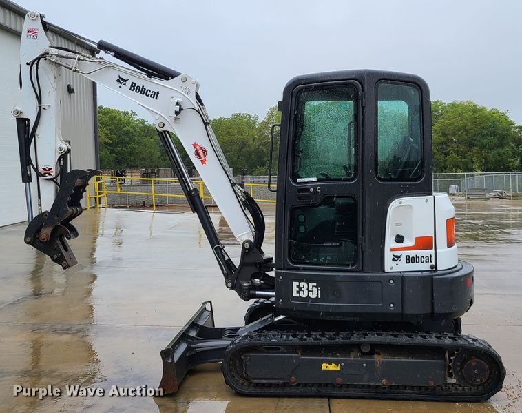 image for item GO9335 2017 Bobcat E35i  mini excavator