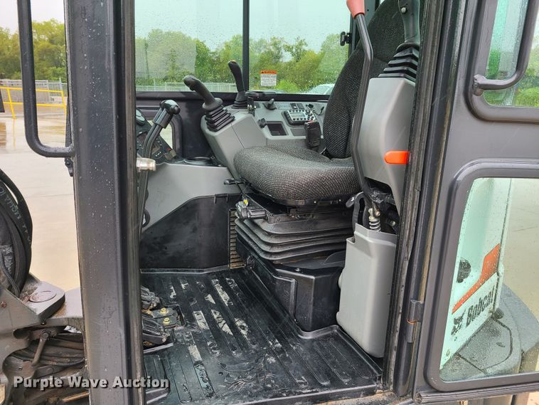 image for item GO9335 2017 Bobcat E35i  mini excavator