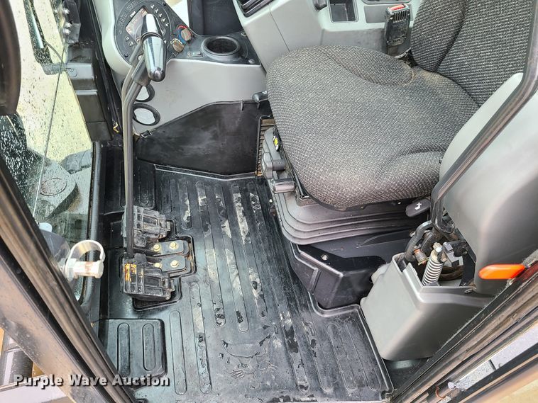 image for item GO9335 2017 Bobcat E35i  mini excavator