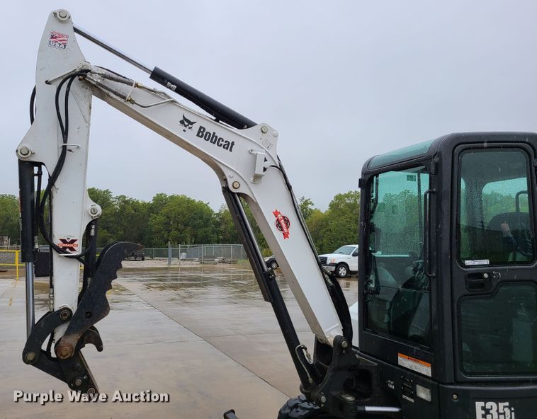image for item GO9335 2017 Bobcat E35i  mini excavator