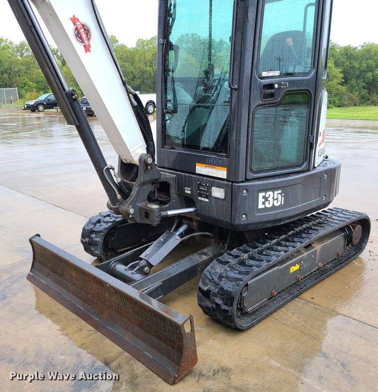 image for item GO9335 2017 Bobcat E35i  mini excavator