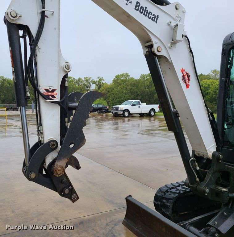 image for item GO9335 2017 Bobcat E35i  mini excavator