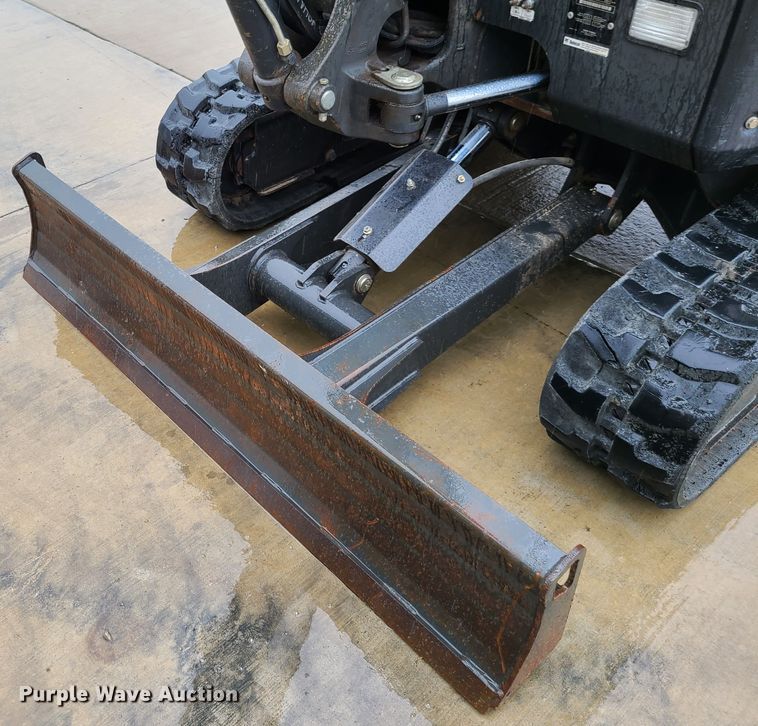 image for item GO9335 2017 Bobcat E35i  mini excavator