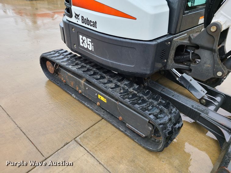 image for item GO9335 2017 Bobcat E35i  mini excavator